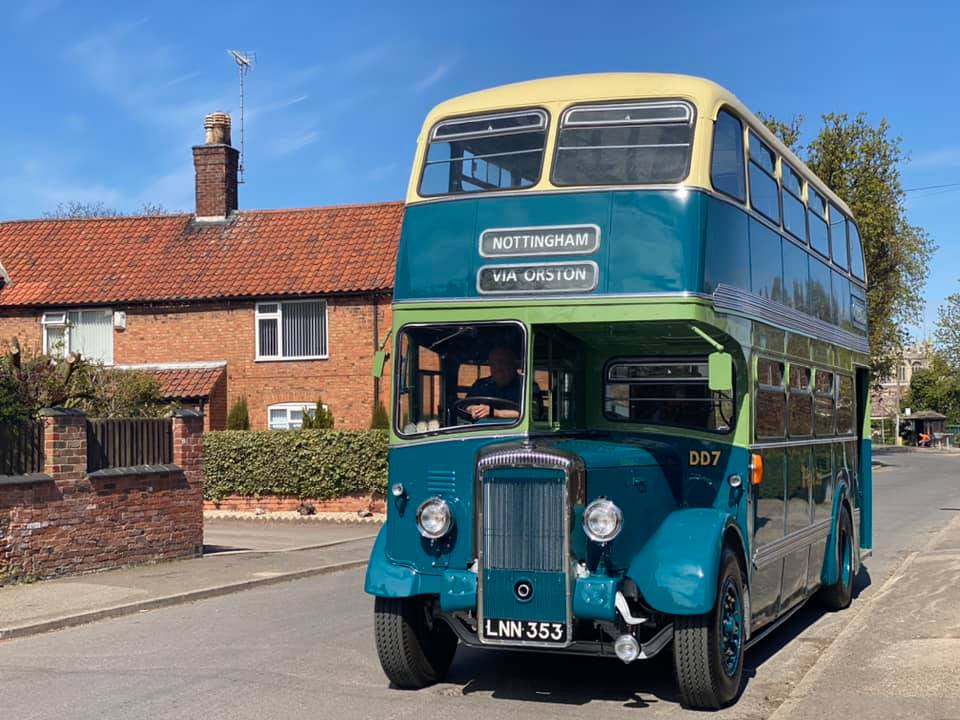 1950 Daimler CVD6, LNN 353  - Traditional Coach Paint